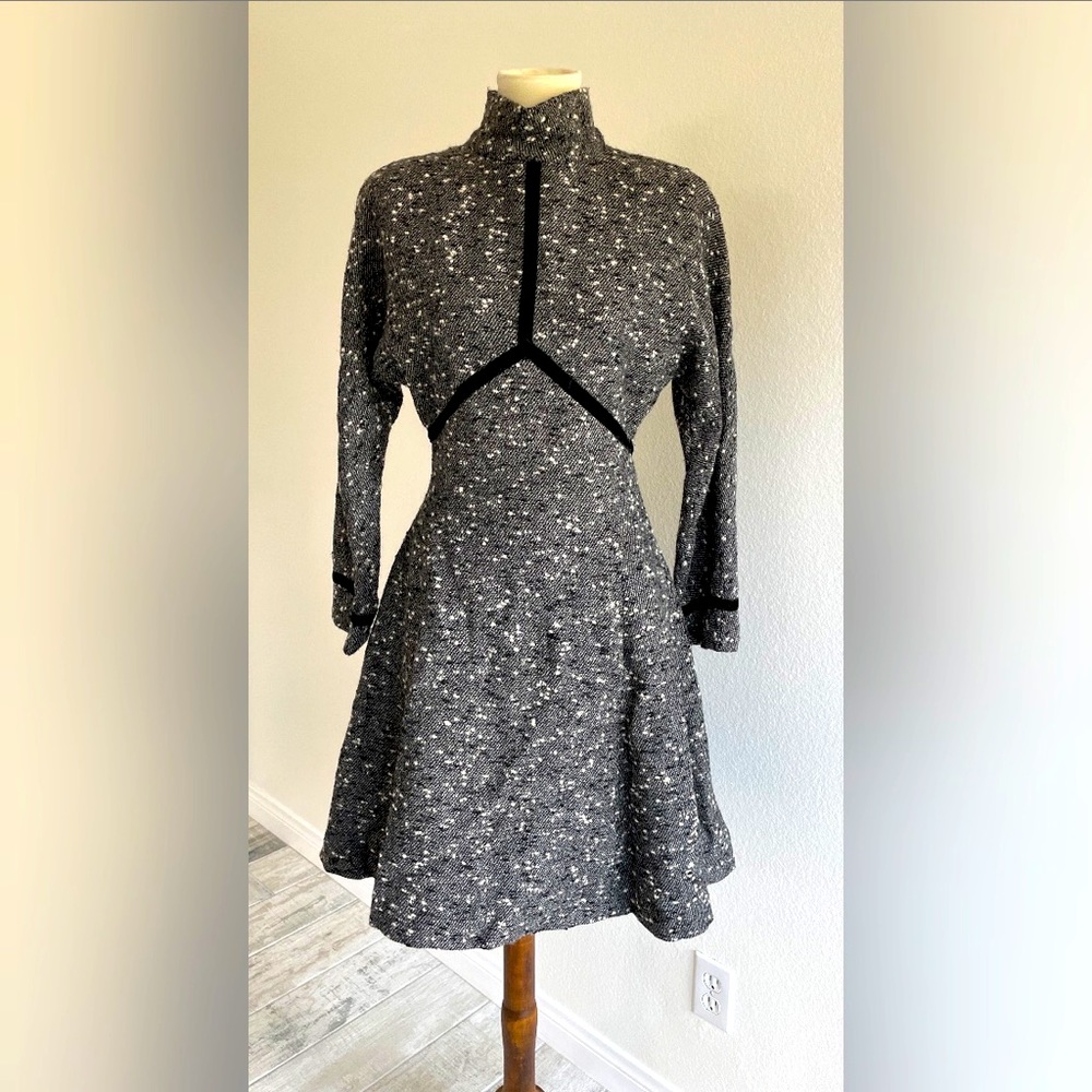Sergio Soldano long sleeves wool gray dress. Size M